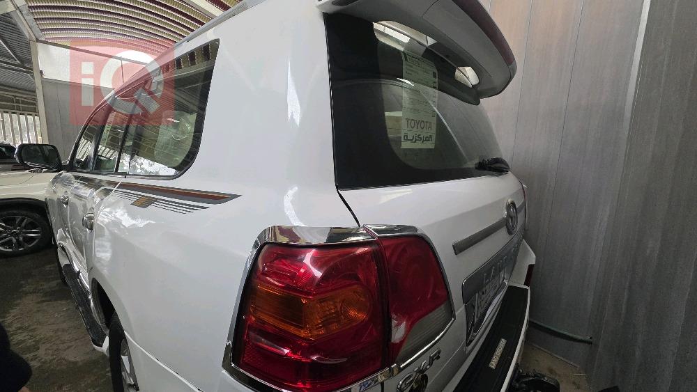 تويوتا لاندكروزر